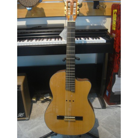 Guitare électro-classique Guitare électro-classique