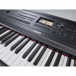 Piano Yamaha DGX-670 avec adaptateur